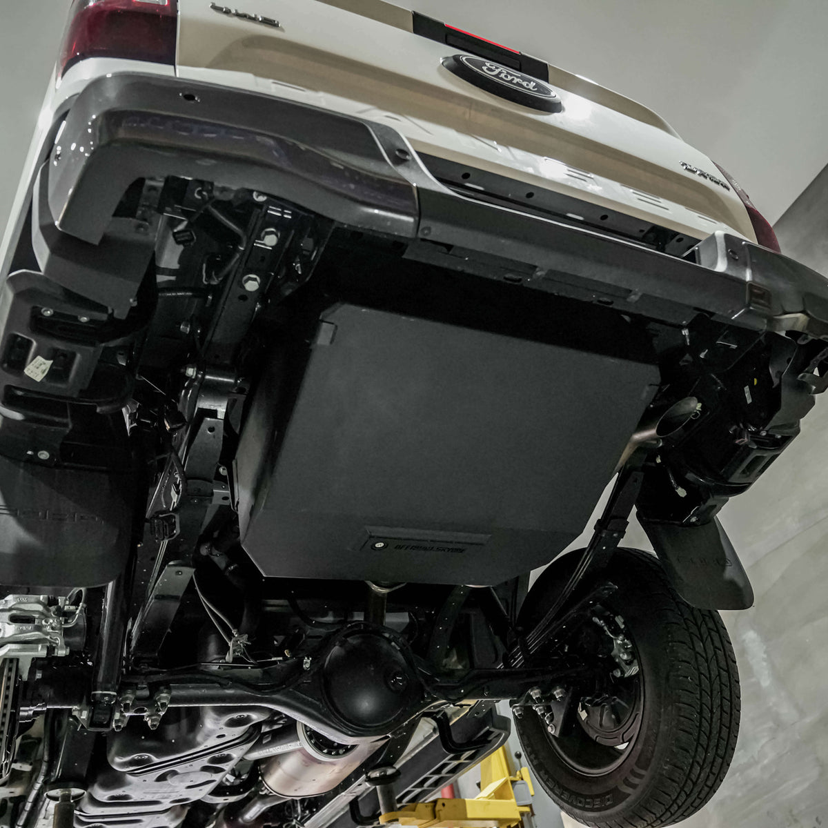 Дополнительный топливный бак 115 л из нержавеющей стали, Ford Ranger, многорычажная подвеска, бензин, дизель