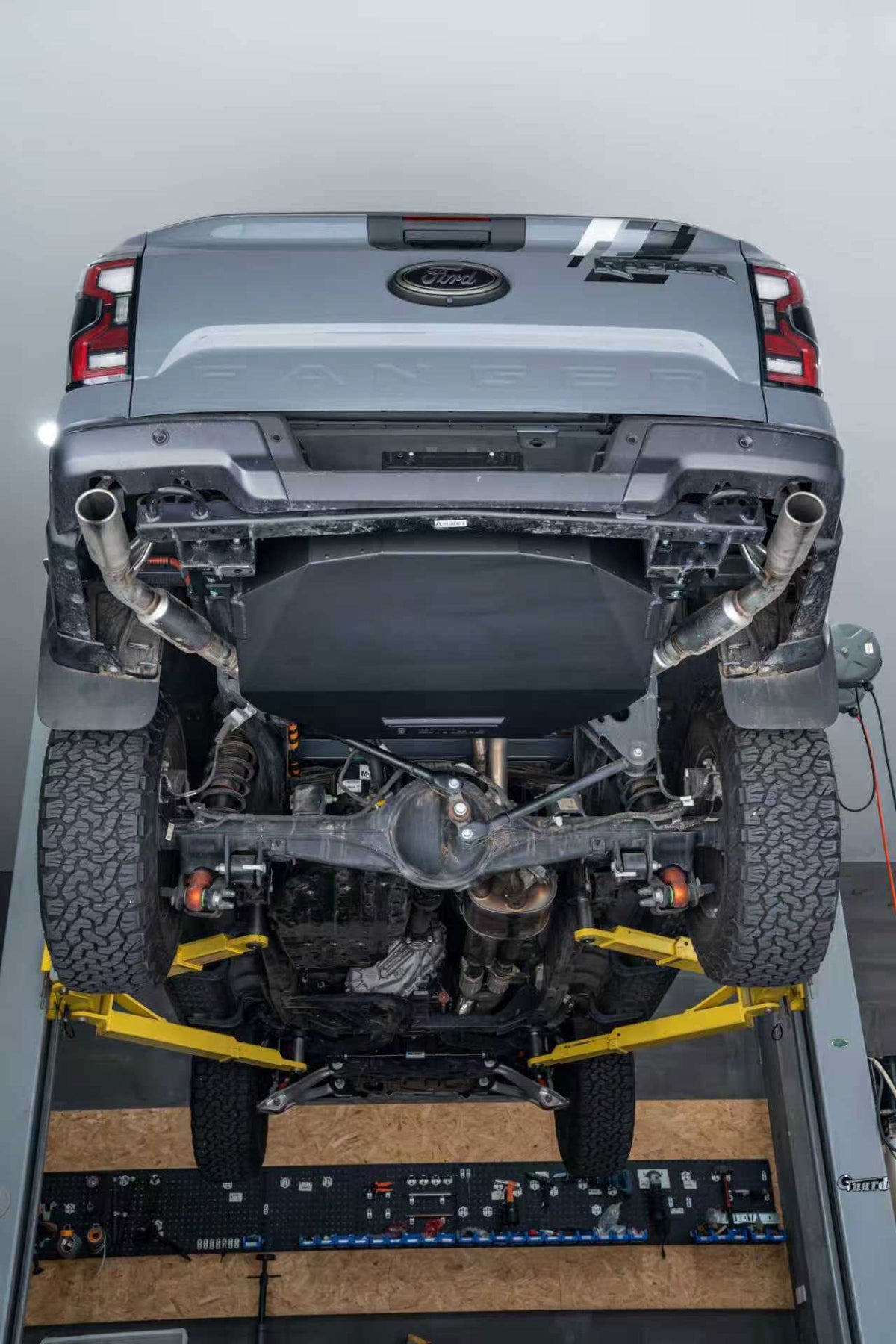 Дополнительный топливный бак 141 л из нержавеющей стали, Ford Ranger Raptor