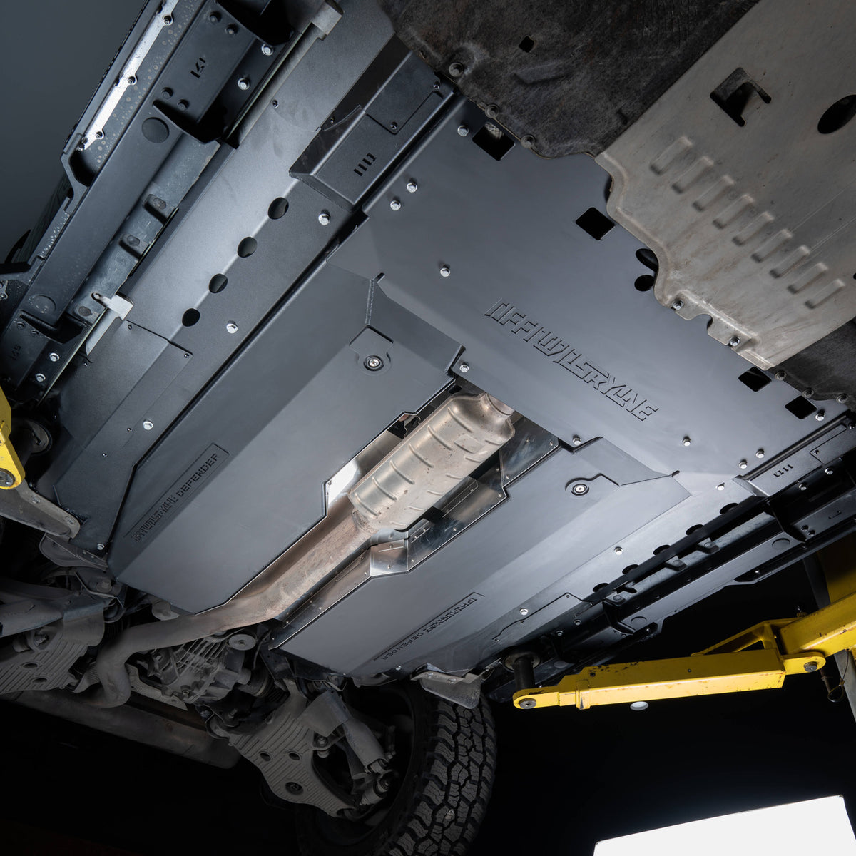 Увеличенный топливный бак 190 л из нержавеющей стали, Land Rover Defender 110 / 130, бензин, дизель (2020+)