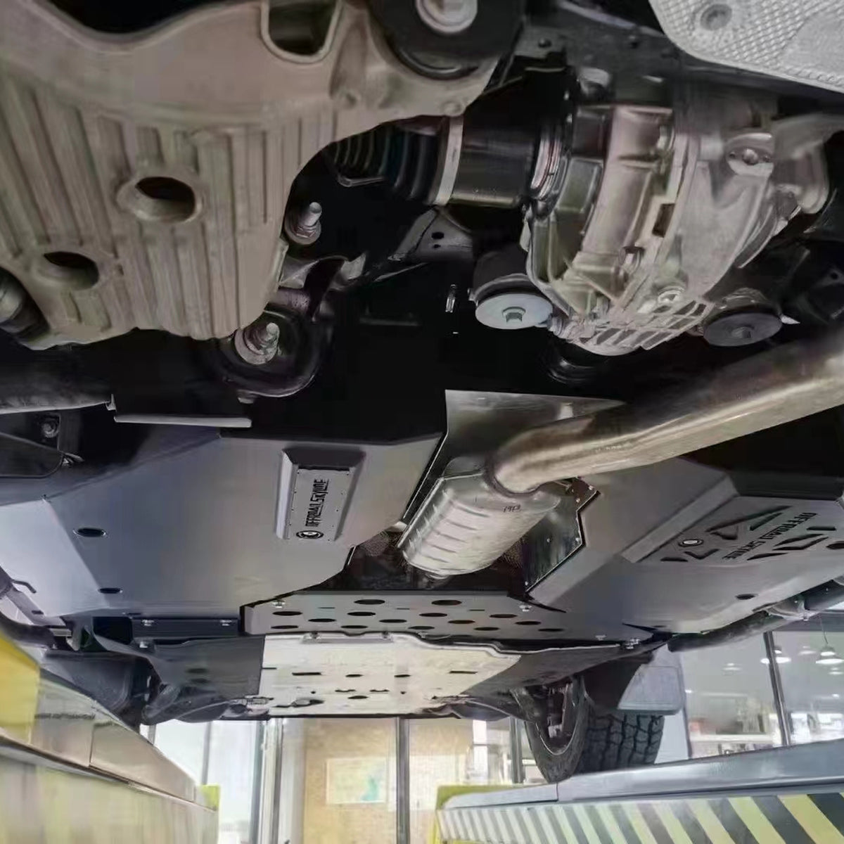 Сдвоенный топливный бак 158 л из нержавеющей стали, Land Rover Defender 90, двигатель 3.0T (2020+)