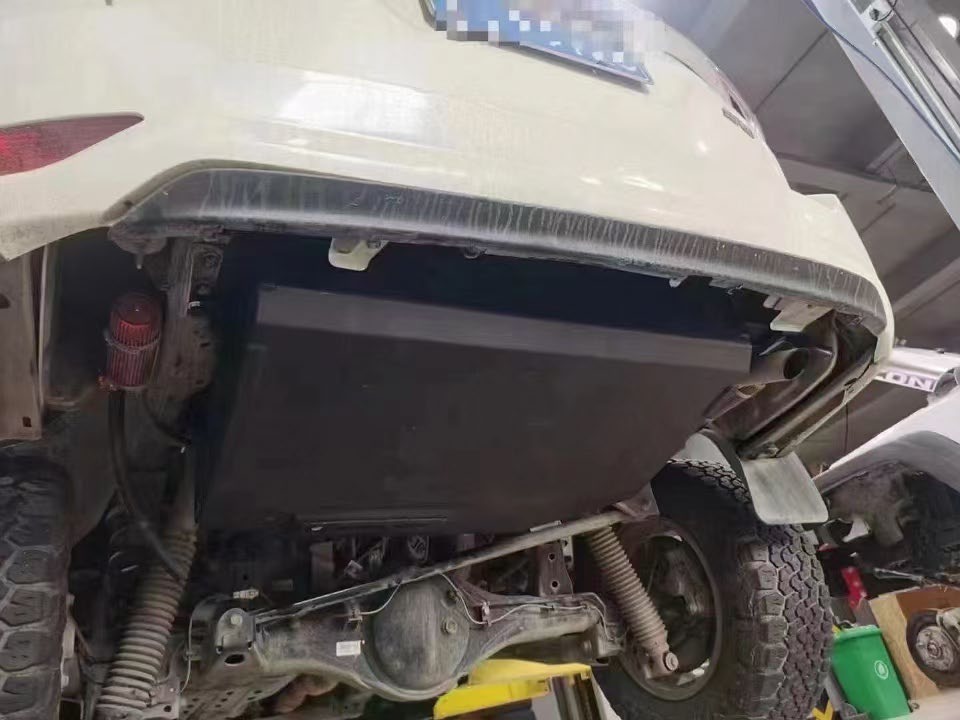 Дополнительный топливный бак 110 л из нержавеющей стали, Toyota Fortuner (2019+)