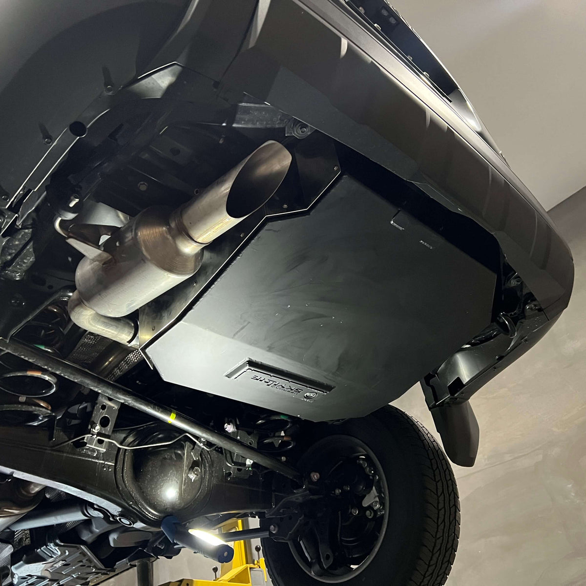 Дополнительный топливный бак 100 л из нержавеющей стали, Toyota Land Cruiser 250 (Prado)