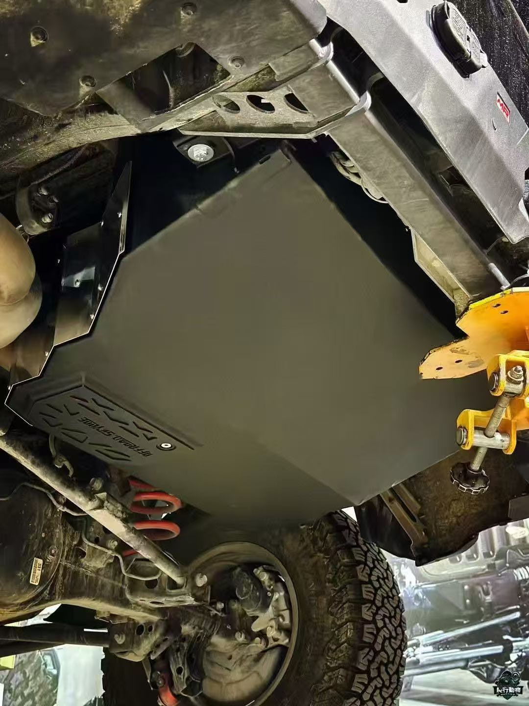 Дополнительный топливный бак 155 л из нержавеющей стали, Toyota Tundra (2022+)